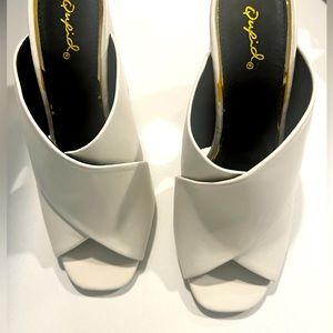 Qcupid white mules, size 6 never worn.